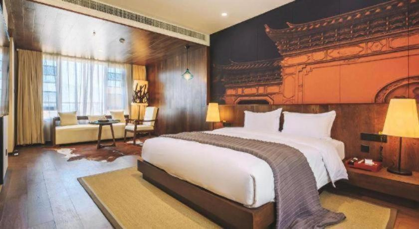 Bedroom 2, Erhai Lake Seclusion Life, Dali Bai