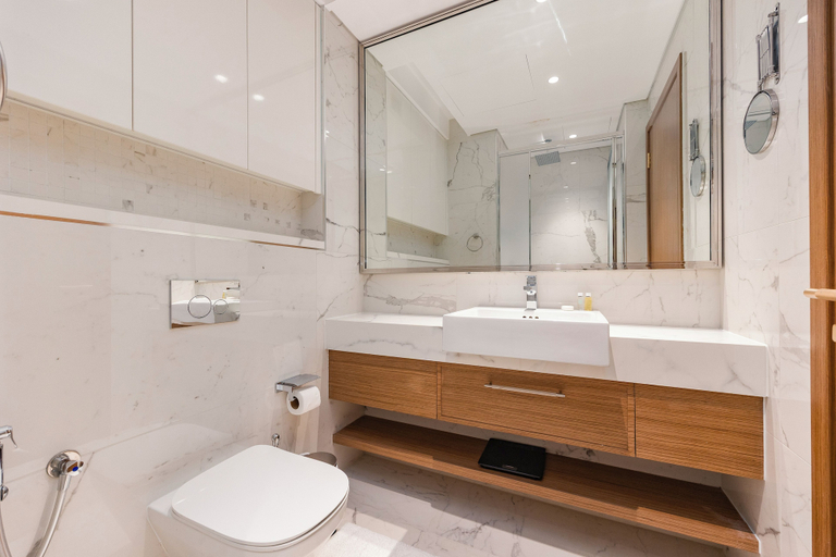 Bathroom, Bloomfields Elegant Stu in Azizi, Dubai