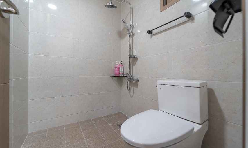 Bathroom, Yangpyeong Lemongrass Pension, Hongcheon