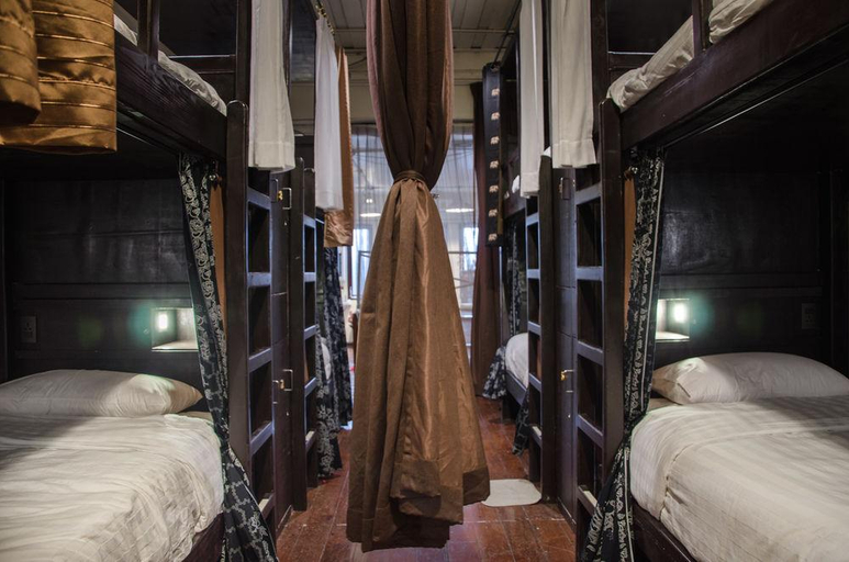 Bedroom 3, Bed and Butler Hostel, Mae Tha
