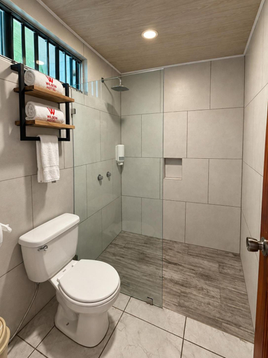 Bathroom, Hotel Dona Marta, Nicoya