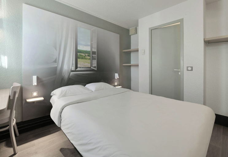 Bedroom 3, B&B Hotel Le Mans Sud, Sarthe