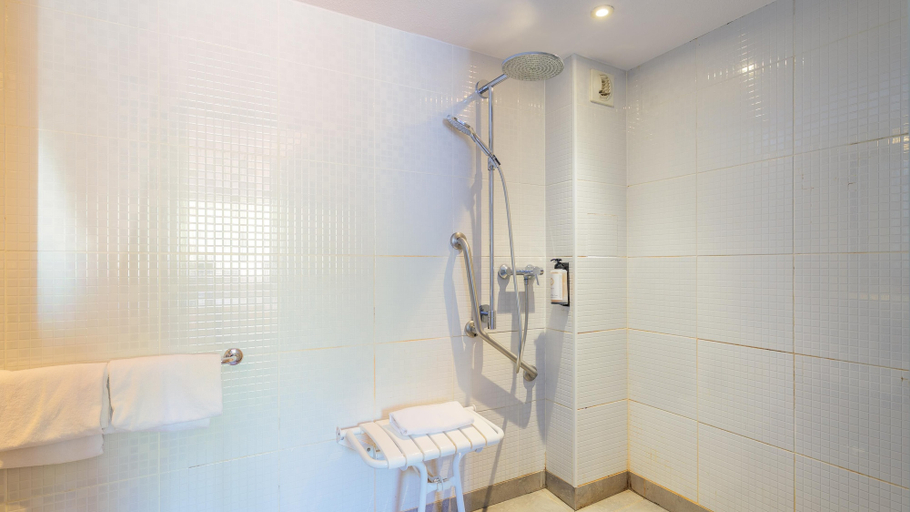 Bathroom 4, Campanile NATURE - Saint-Germain-en-Laye, Yvelines