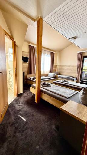 Bedroom 4, Hotel Pension Pamina, Berlin