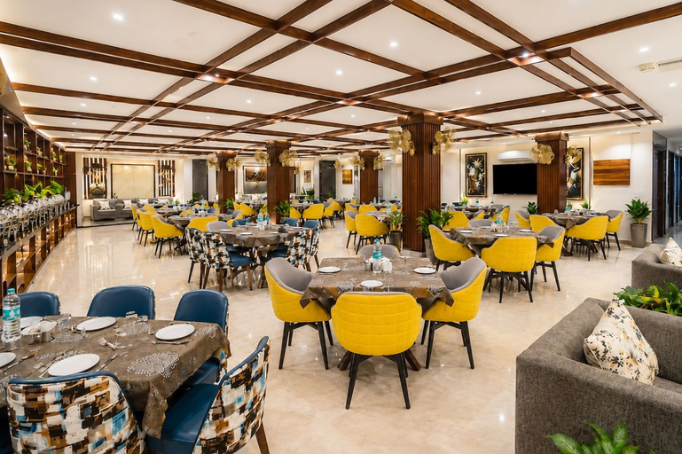 Food & Drinks 5, Hotel Le Premier, Delhi