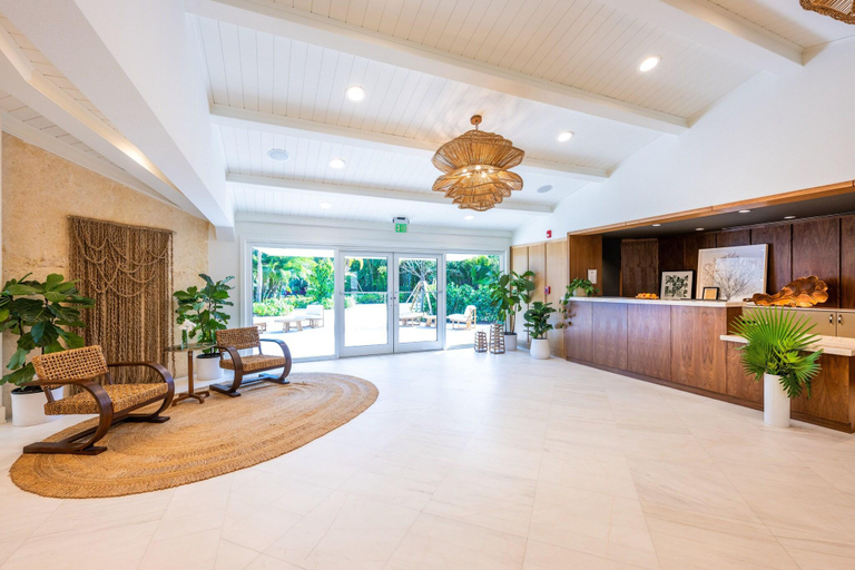 Public Area, The Islander, Bayside Townhomes & Boat Slips, Monroe