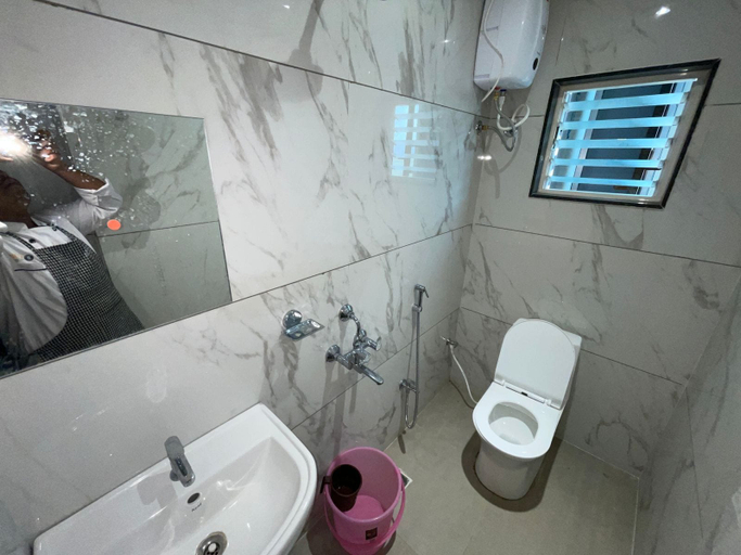 Bathroom 5, Atithi Executive Lodging, Pune