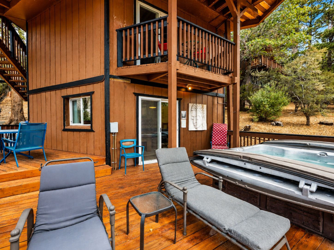 Terrace/patio 2, Lazy Bear Lookout, San Bernardino