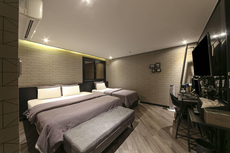Bedroom 3, Busan Eomgung French Code, Sasang