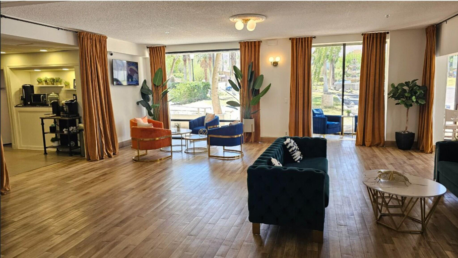 Public Area, Ramada Palm Springs, Riverside