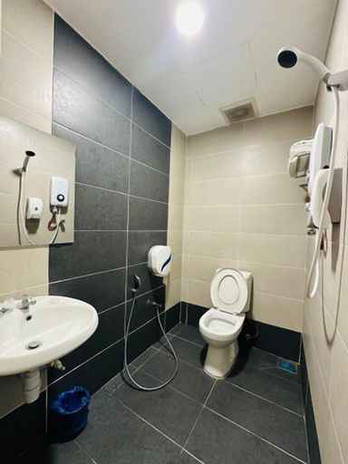 Bathroom 3, Grand Far East Hotel, Johor Bahru