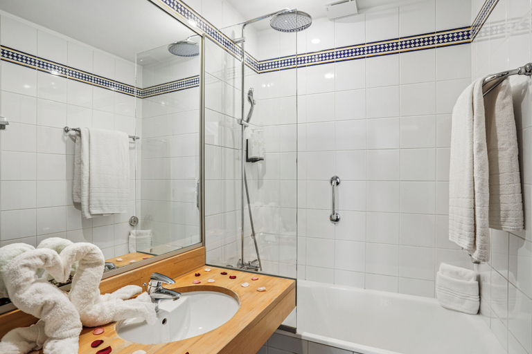 Bathroom 4, Hôtel Excelsior Opéra, Paris