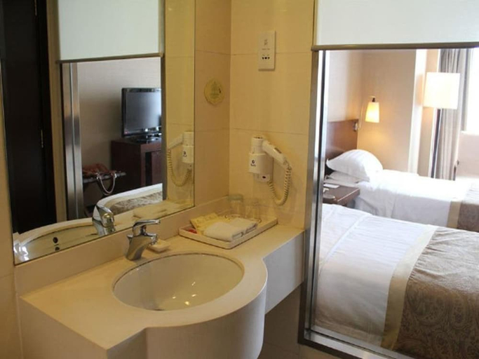 Bathroom, Beijing Dongfang Hotel, Beijing