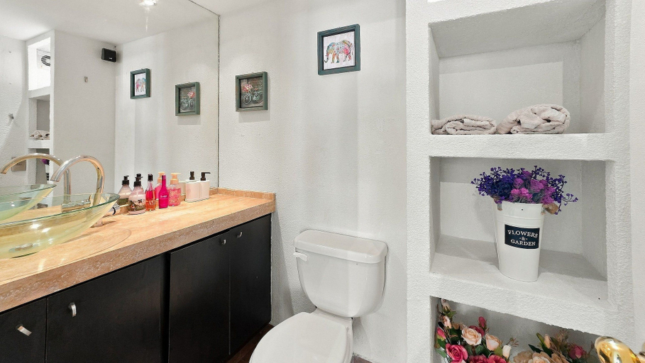 Bathroom 2, Oceana Suites Providencia, Santiago