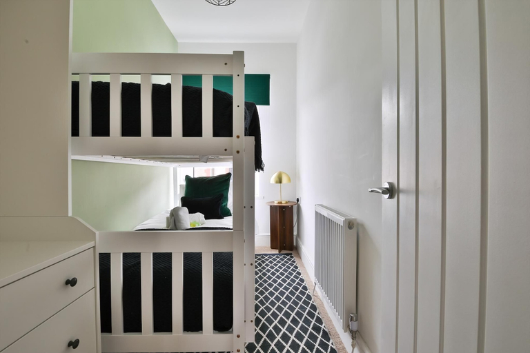 Room 3, Cosy 3-bedroom House Near Caerphilly Castle, Caerphilly
