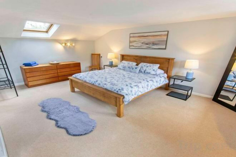 Room 3, Ladywell Sleeps 12Hot Tub Pool Table, Pizza Oven, Devon