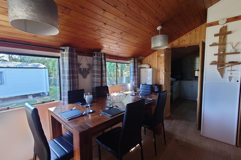 Dining, Wildwood Cabin - Sleeps 6, Hot Tub & Parking, Dumfries and Galloway
