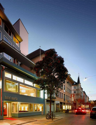 Exterior & Views