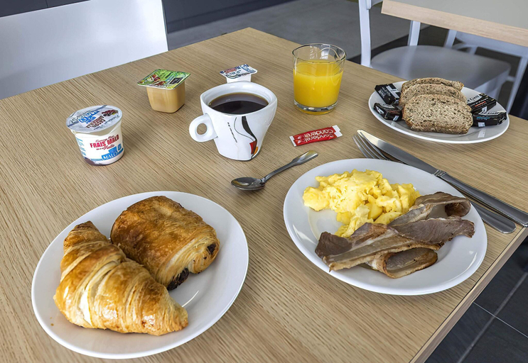 Food & Drinks 3, Hotel Residence Flat Saleilles, Pyrénées-Orientales