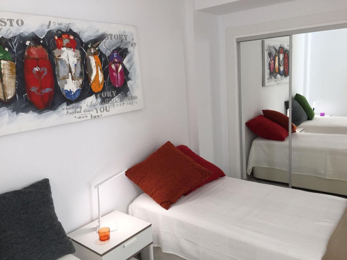 Room 5, Seaside 2 Bedroom Condo Fuengirola Spain, Málaga