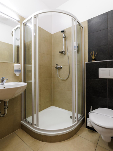 Bathroom 3, Hotel Golf Jezera, Uherské Hradiště