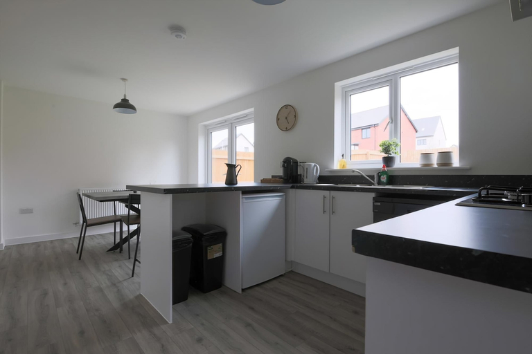 Exterior 4, The Haven Modern 4-bed Home With Garden, Cardiff