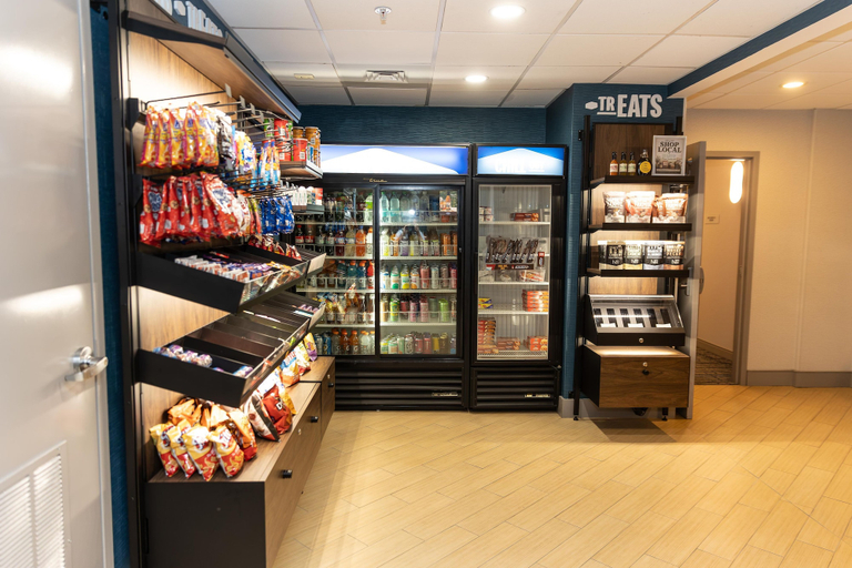 Food & Drinks 5, Hampton Inn Oneonta, Otsego