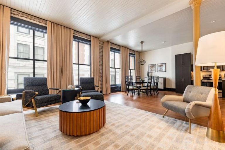 Living area, 2BR Elegant French Quarter Escape The Mayfair, Orleans