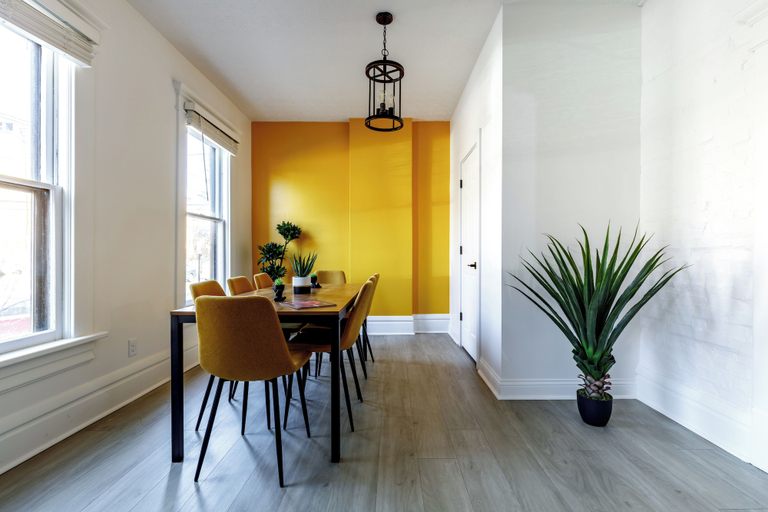 In-room dining 5, Jungle House Boutique Residences – Downtown Columbus & Short North, Franklin