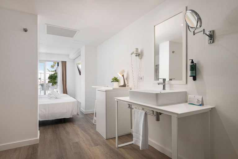Bathroom 4, Welikehotel Triton Beach, Baleares