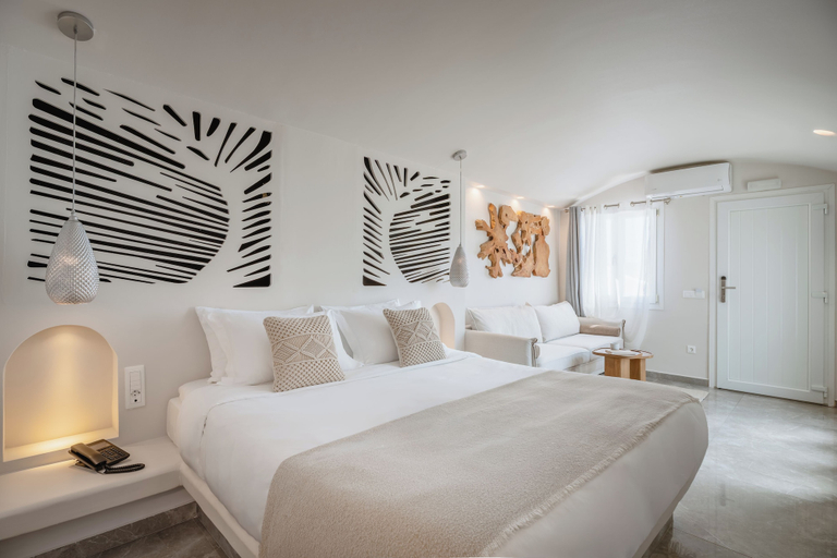 Bedroom 2, Breaq Santorini - Margarita Hotel, South Aegean