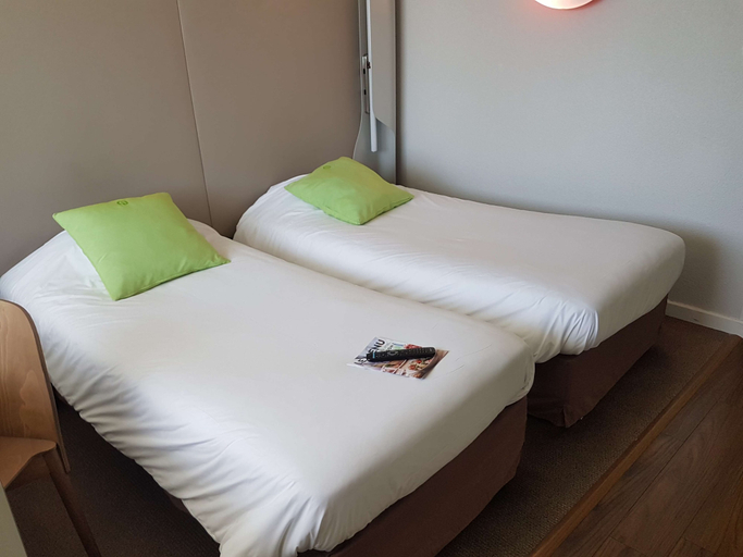 Bedroom 3, Campanile Clermont Ferrand Sud - Issoire, Puy-de-Dôme