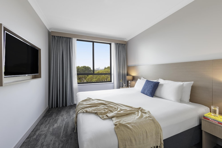 Bedroom 2, Oaks Sydney North Ryde Suites, Sydney