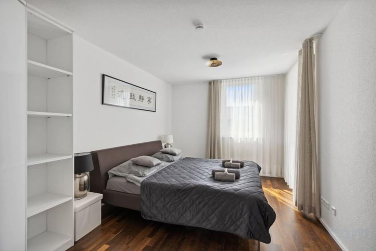Bedroom 1, EXQUIS 2BR Luxury Apt. ROLF BENZ Parking Centre Kitchen Pick-up Service Airport, Böblingen