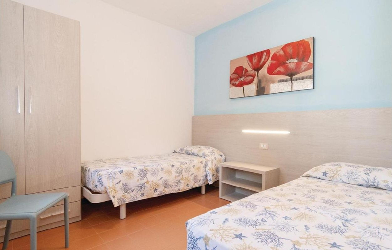 Room 5, The Charming Marina Village Tipo3-3 Bedroom Villa 6 Persons, Ferrara