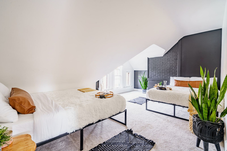 Room 4, Jungle House Boutique Residences – Downtown Columbus & Short North, Franklin