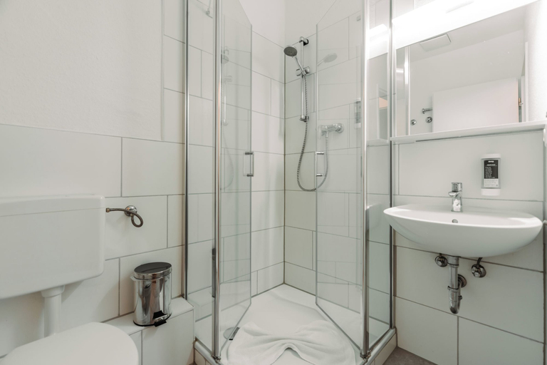 Bathroom 3, WzW Apartments - Wohnraum zum Wohlfühlen, Mecklenburgische Seenplatte
