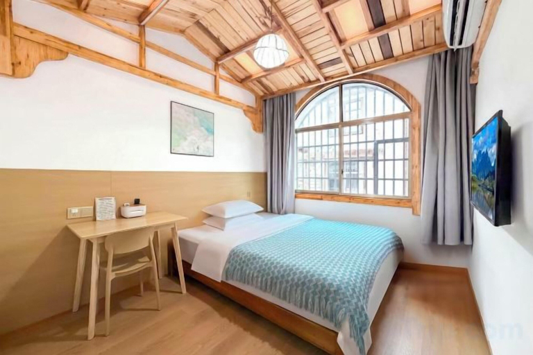 Bedroom 4, Just wait for you- English reception-Ticket reservation, Zhangjiajie