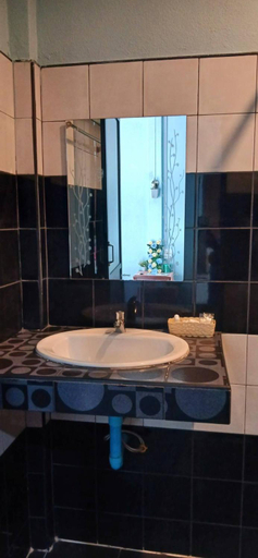 Bathroom 3, Aonang Green Park Bungalow, Mueang Krabi