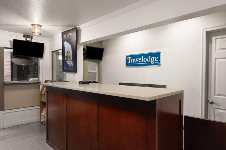 Public Area 2, Travelodge by Wyndham Everett City Center, Snohomish