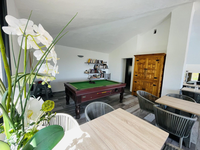 Sports and Entertainment 5, Residence U Pirellu, Corse-du-Sud