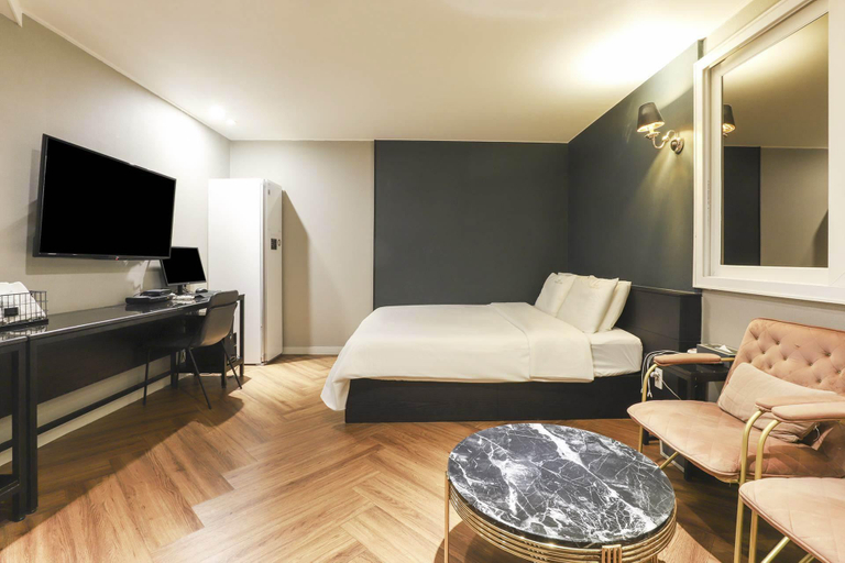 Bedroom 2, Hotel French Code, Busanjin