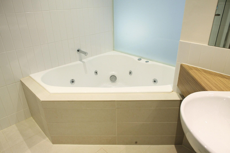 Bathroom 3, The Waves Serviced Apartments, Bass Coast  - Phillip Is.