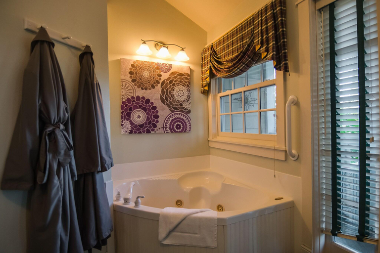 Bathroom, Campbell House-A City Inn, Lane