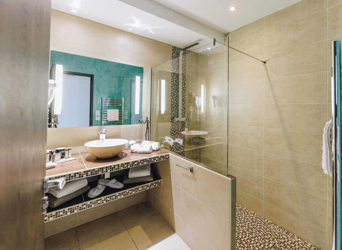 Bathroom 5, Hôtel Liberata & Spa, Haute-Corse