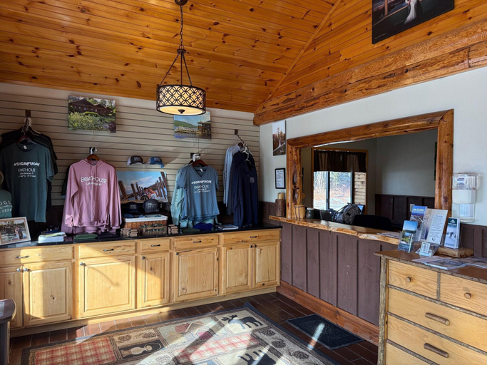 Public Area, Lodges At Cresthaven, Warren