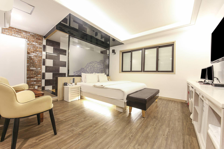 Bedroom 2, Ulsan Mugeo-dong Chicago, Jung