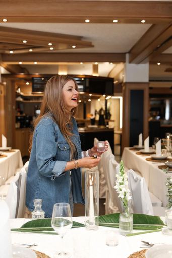 Food & Drinks