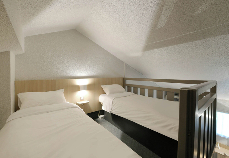Bedroom 4, B&B Hotel Le Mans Sud, Sarthe