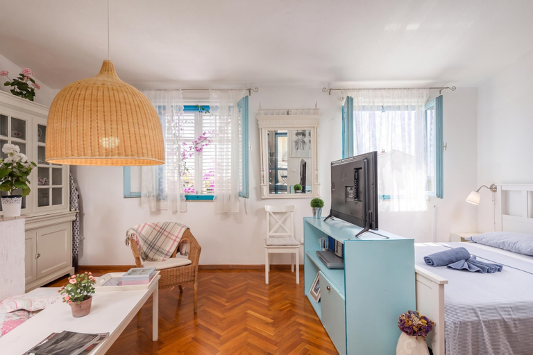 Room 1, Marina Apt Near Makarska /w Balcony, Podgora